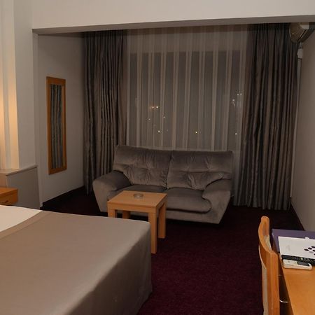 Hande Hotel Mustafakemalpasa Екстер'єр фото