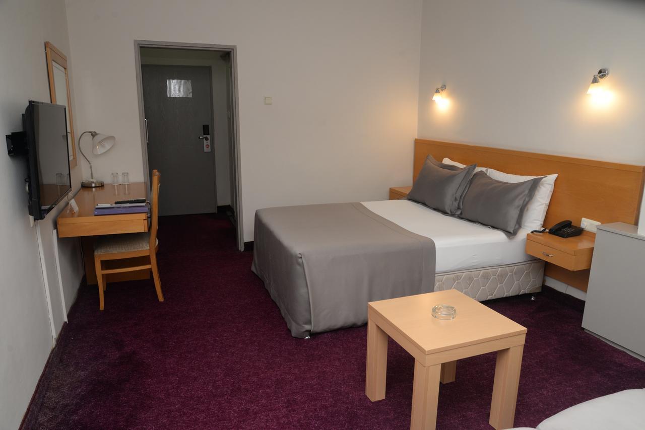 Hande Hotel Mustafakemalpasa Екстер'єр фото