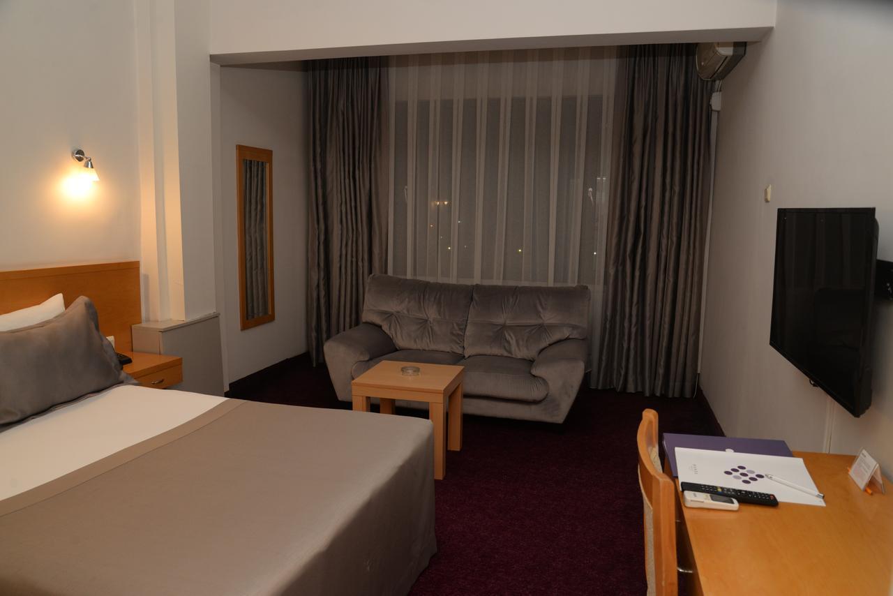 Hande Hotel Mustafakemalpasa Екстер'єр фото
